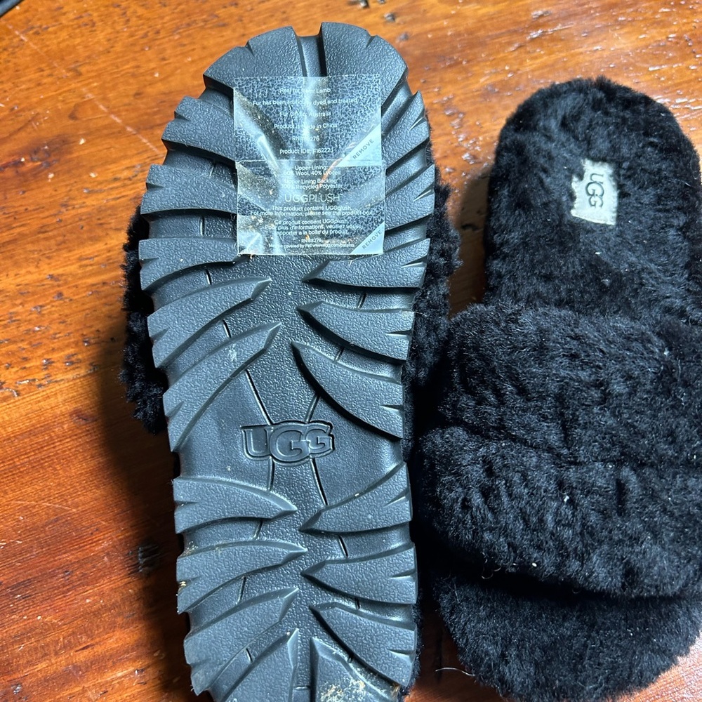 Ugg plush slides